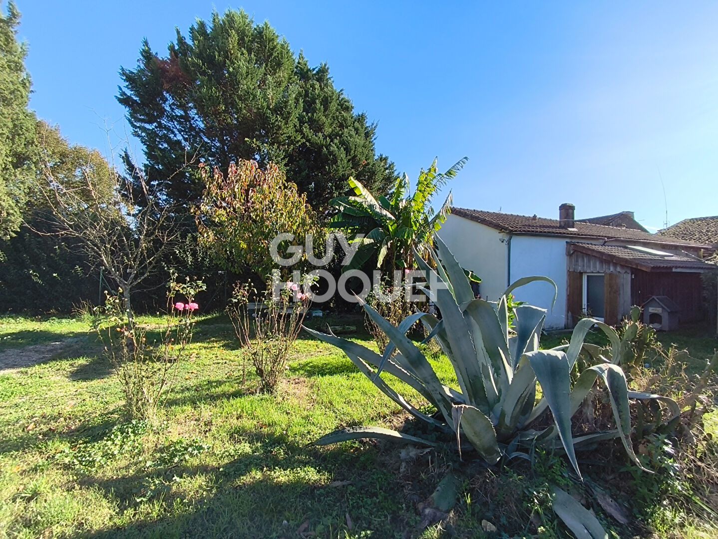 Maison et son jardin dans un petit village proche de Marmande