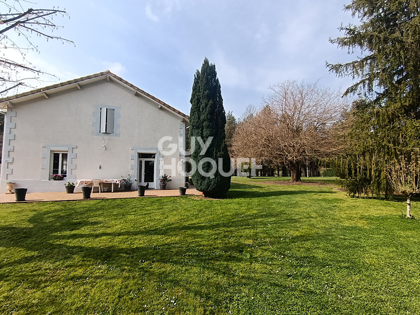 Maison familiale en pierre 5 chambres et dépendance