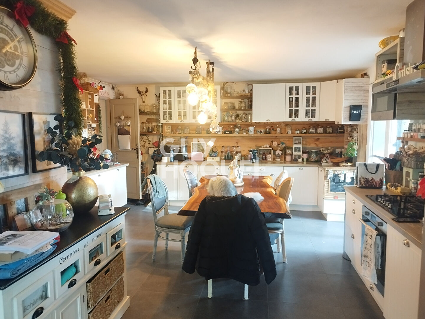 Maison familiale 5 chambres avec piscine ? belle pièce de vie ouverte ? proche commodités 8 pièce(s) 169 m2