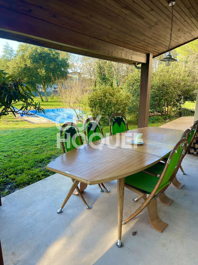 Villa d'architecte à Casteljaloux 235 m2 / 5 chambres / piscine / garage et jardin