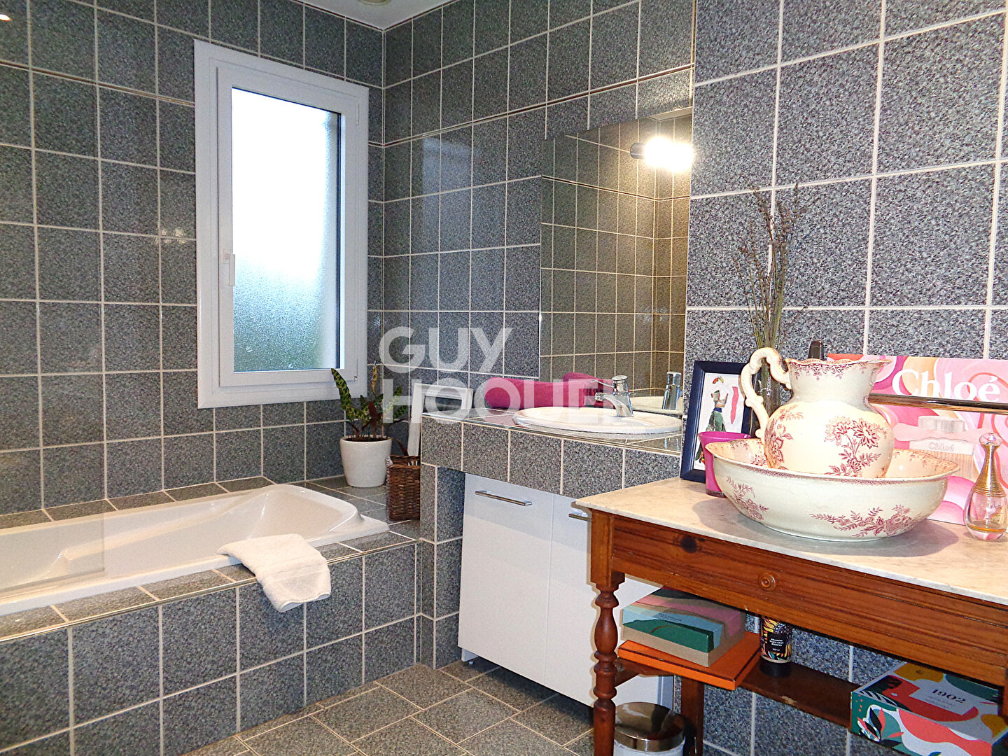 Villa d'architecte à Casteljaloux 235 m2 / 5 chambres / piscine / garage et jardin