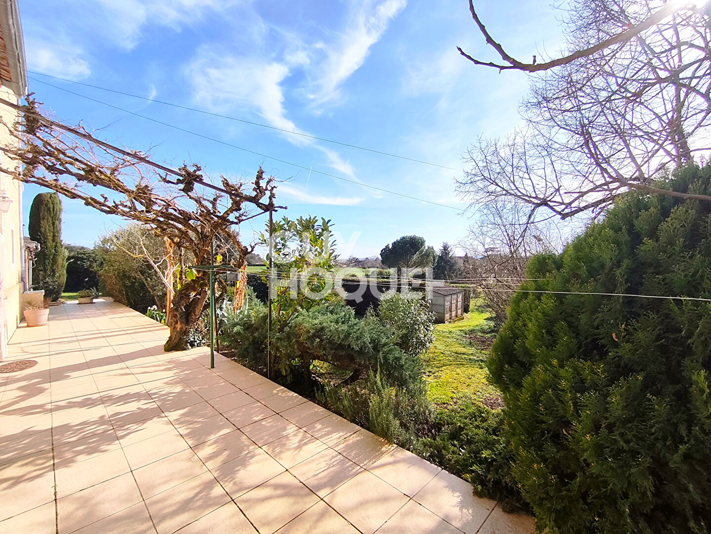 Maison bourgeoise avec dépendances et piscine
