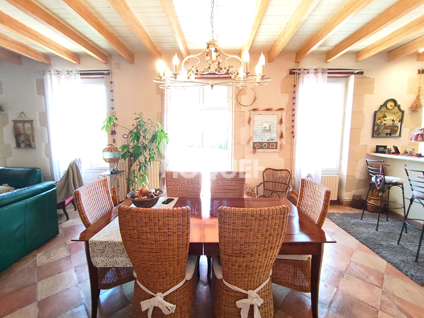 Maison bourgeoise avec dépendances et piscine