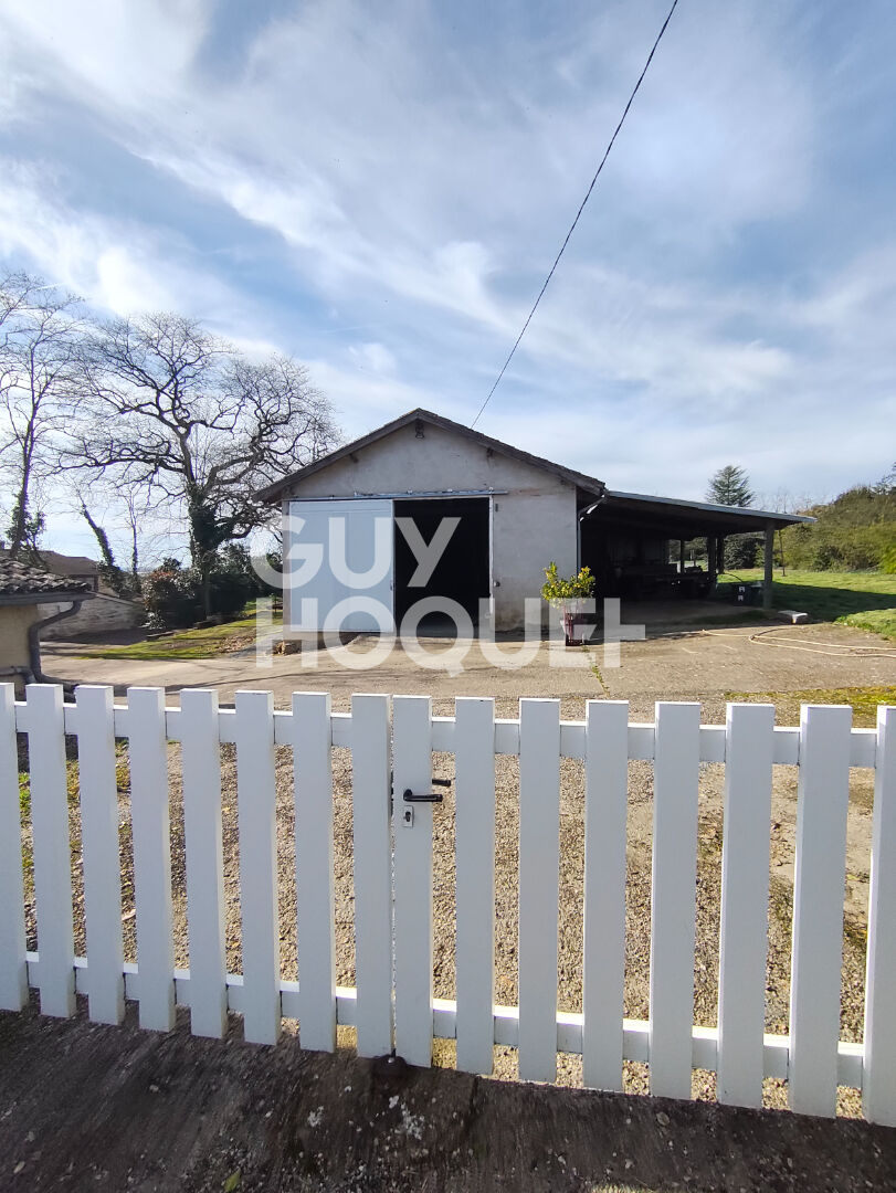Maison bourgeoise avec dépendances et piscine