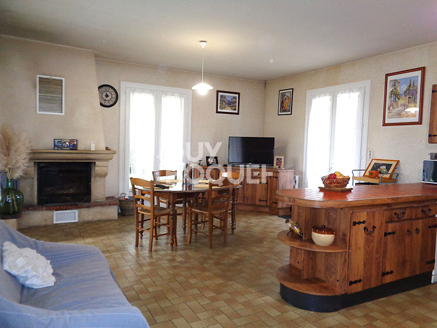 Maison familiale de plain-pied à la campagne /4 chambres et un bureau /jardin et ancienne ferme