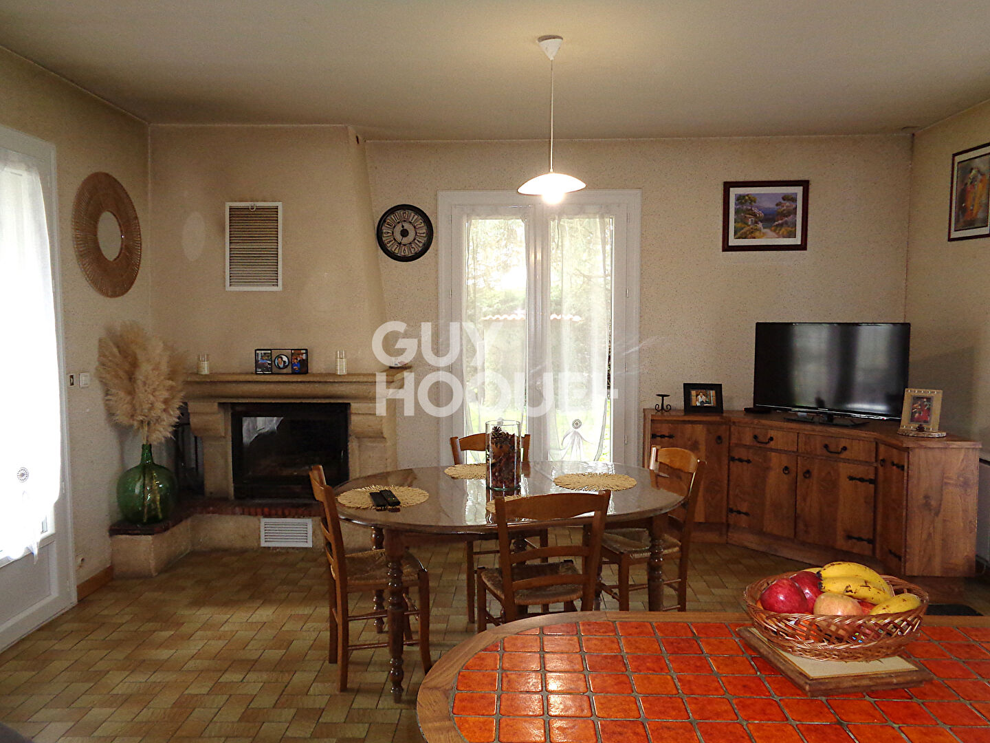 Maison familiale de plain-pied à la campagne /4 chambres et un bureau /jardin et ancienne ferme