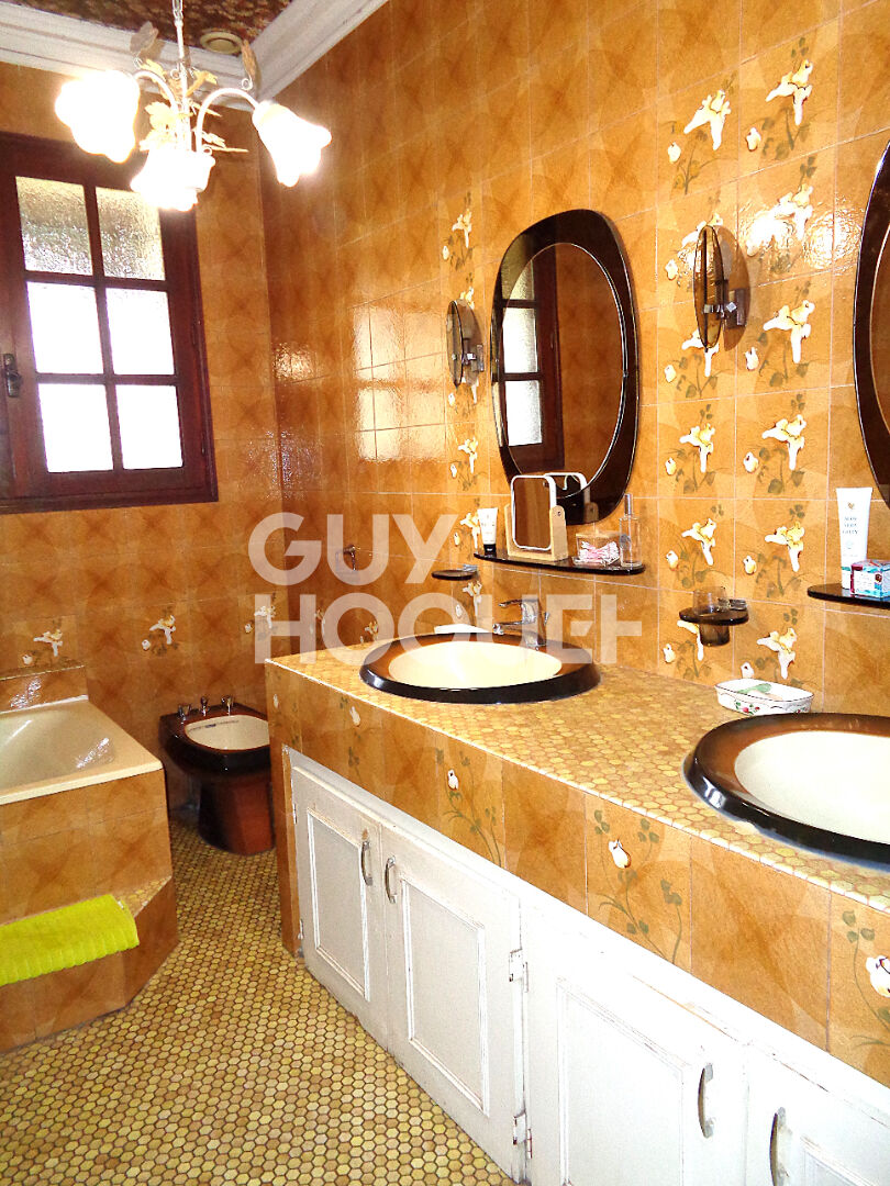 Maison familiale de plain-pied à la campagne /4 chambres et un bureau /jardin et ancienne ferme