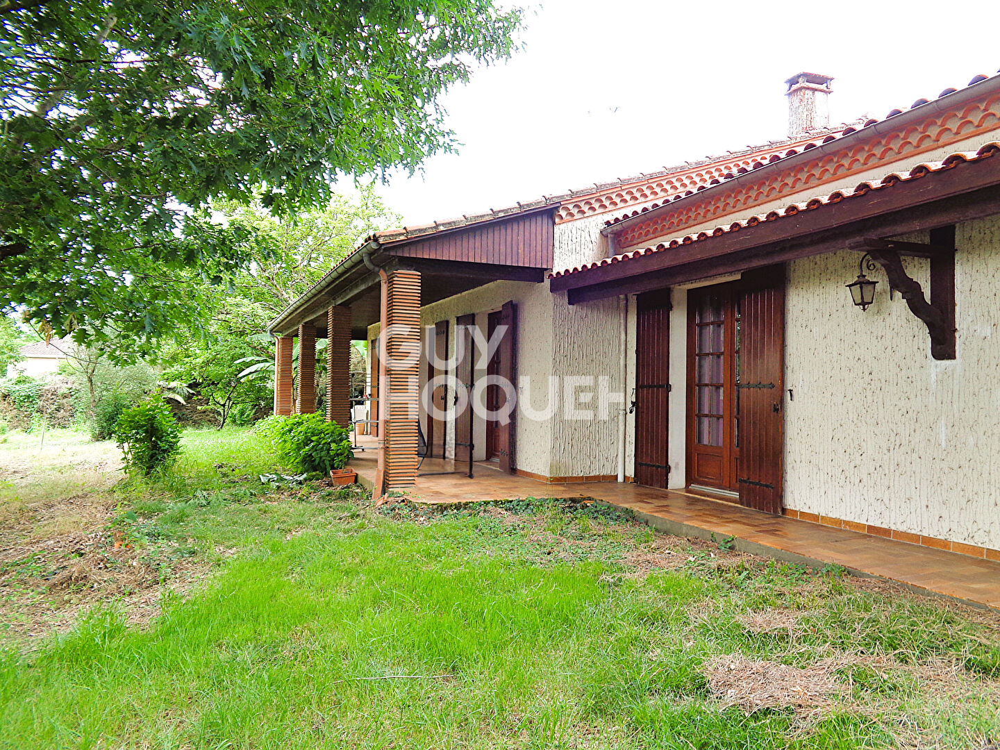 Maison familiale de plain-pied à la campagne /4 chambres et un bureau /jardin et ancienne ferme