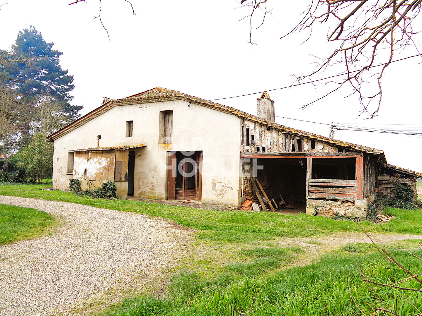 Maison familiale de plain-pied à la campagne /4 chambres et un bureau /jardin et ancienne ferme