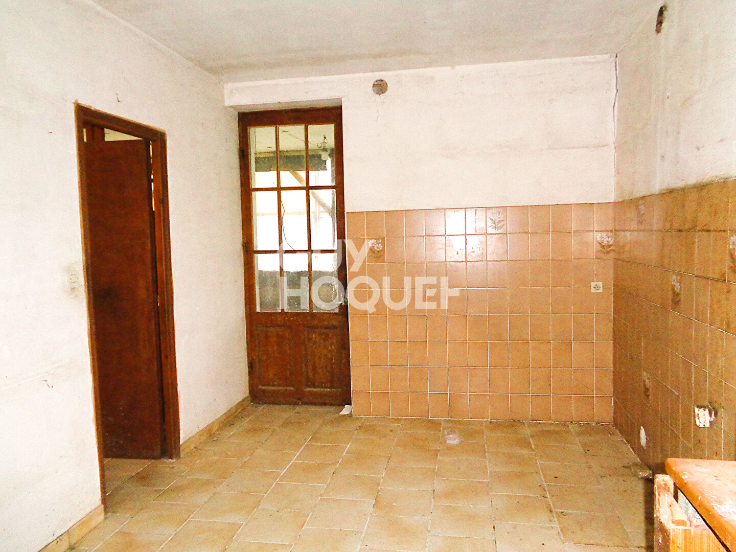 Ancienne ferme à rénover avec jardin et dépendances