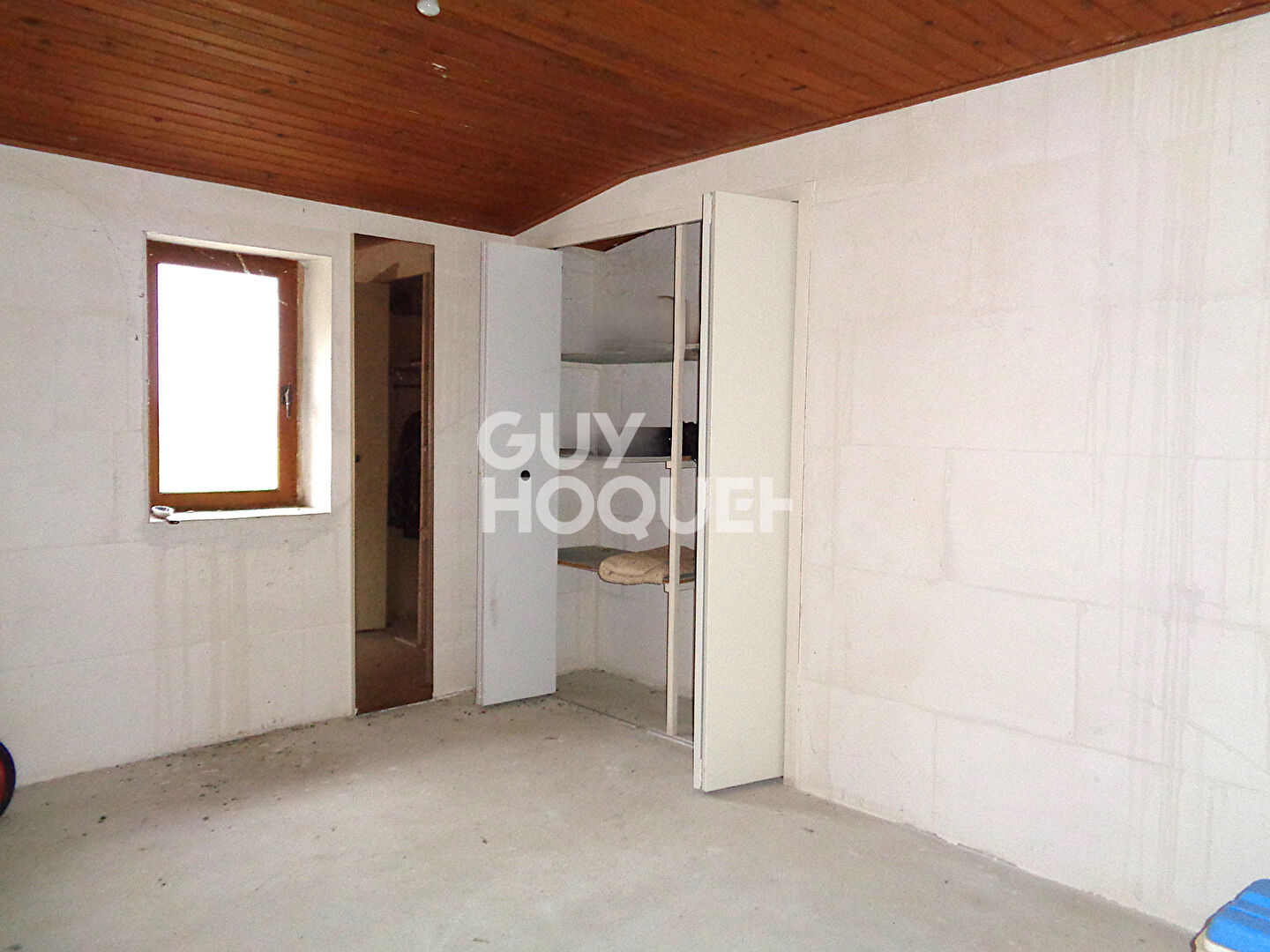 Ancienne ferme à rénover avec jardin et dépendances