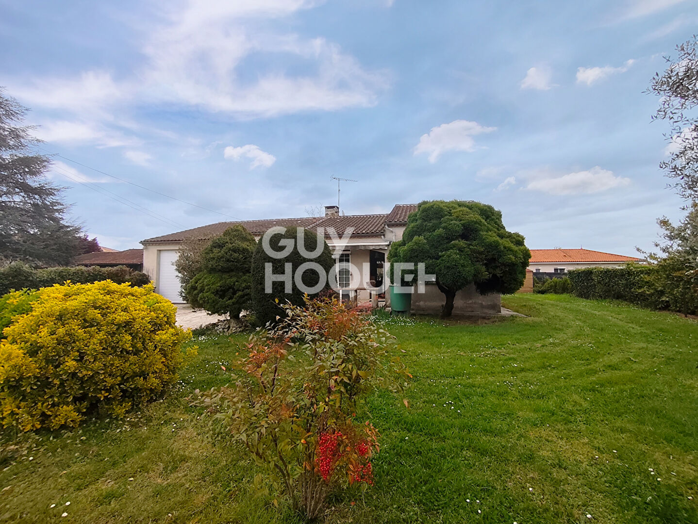 Pavillon confortable sur terrain clos de 1 000 m²