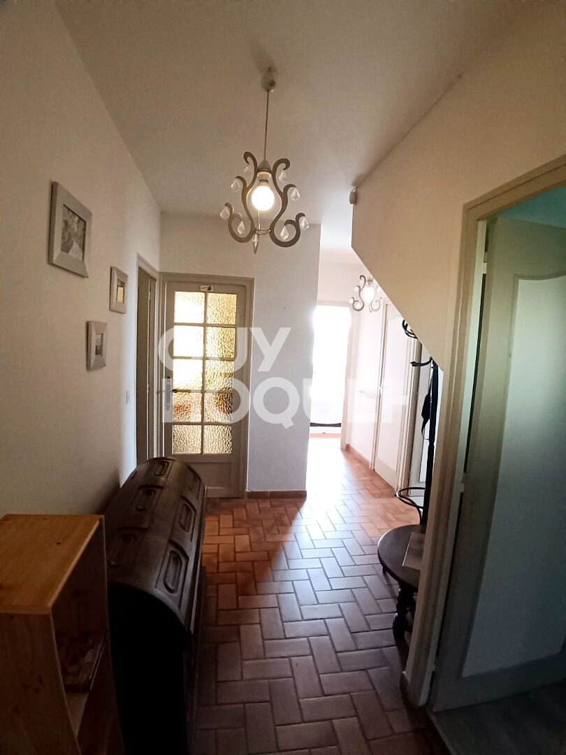 Pavillon confortable sur terrain clos de 1 000 m²