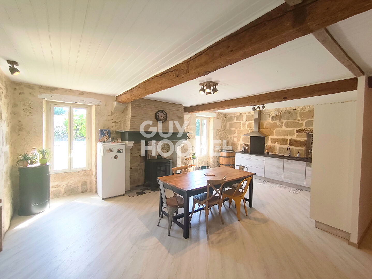 Maison en pierre 5 chambres avec piscine