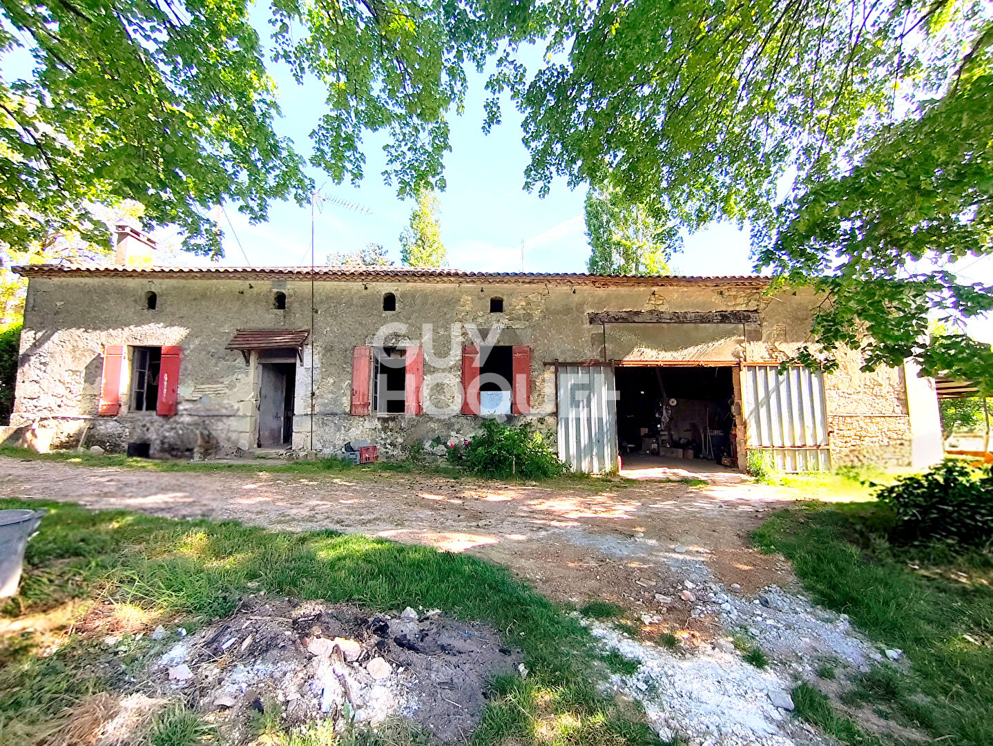 Grange à rénover avec vue dominante