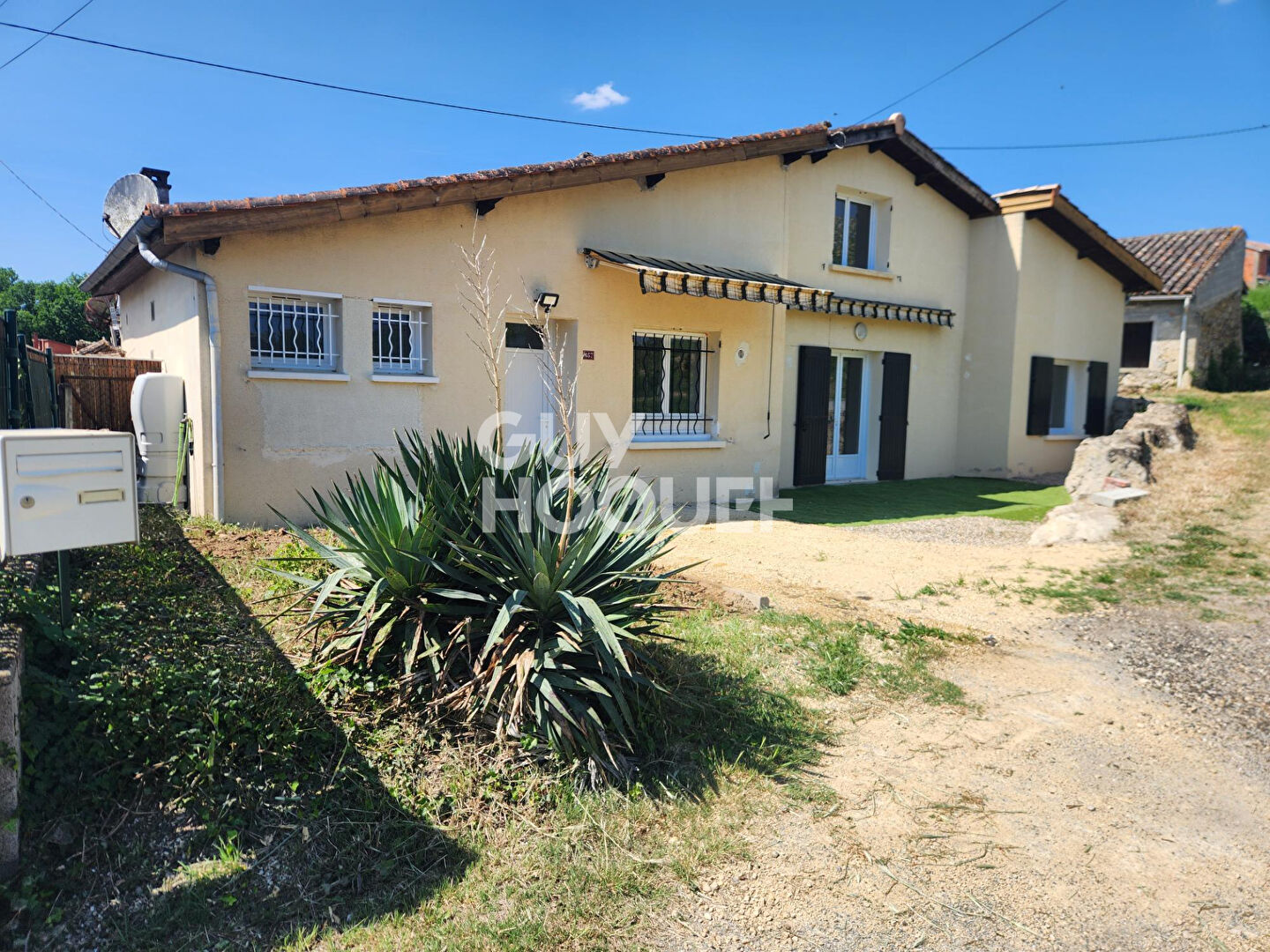 Maison à Virazeil +dépendance et garage