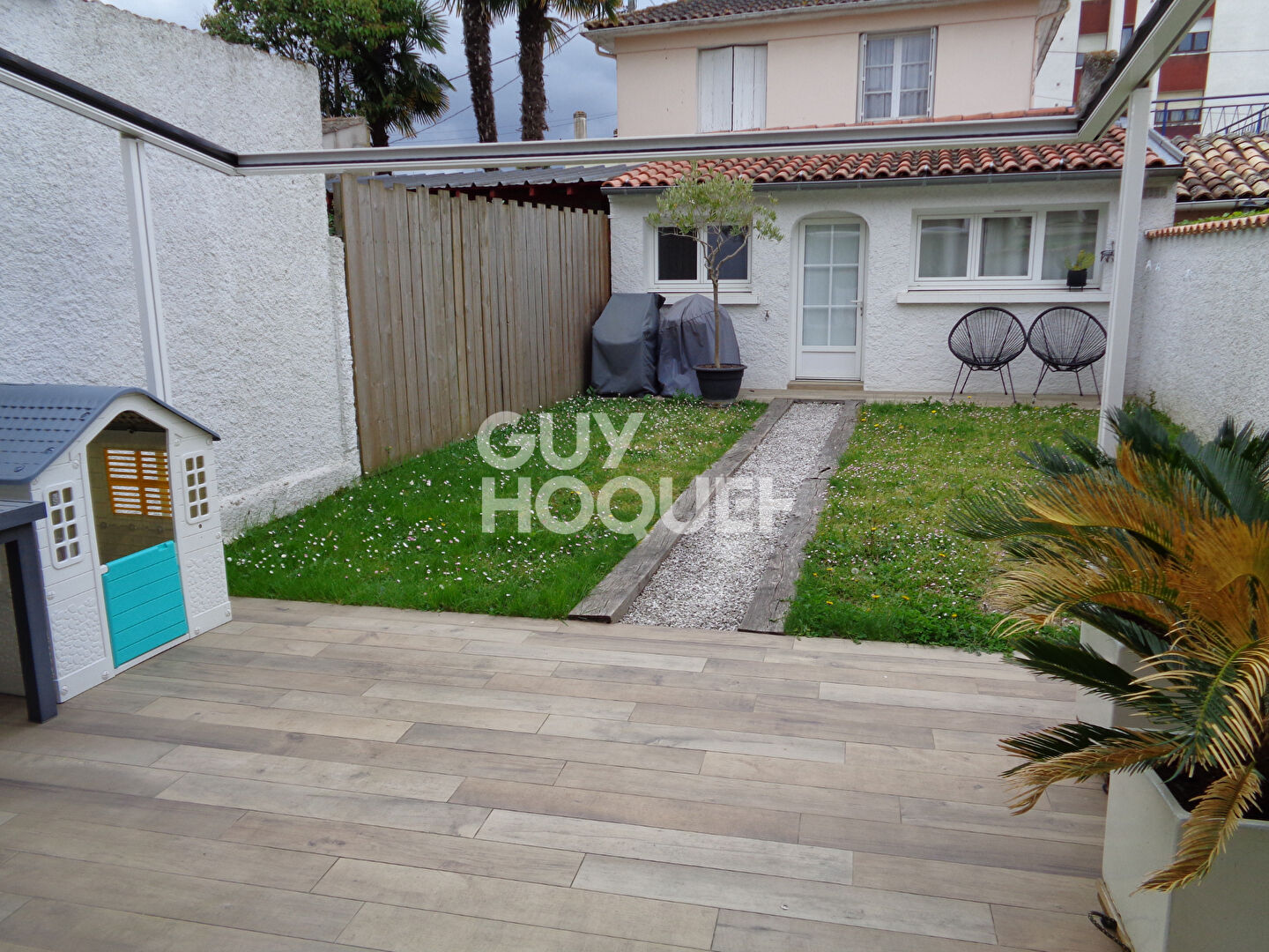 Maison de ville rénovée à Marmande / terrasse / jardin et garage