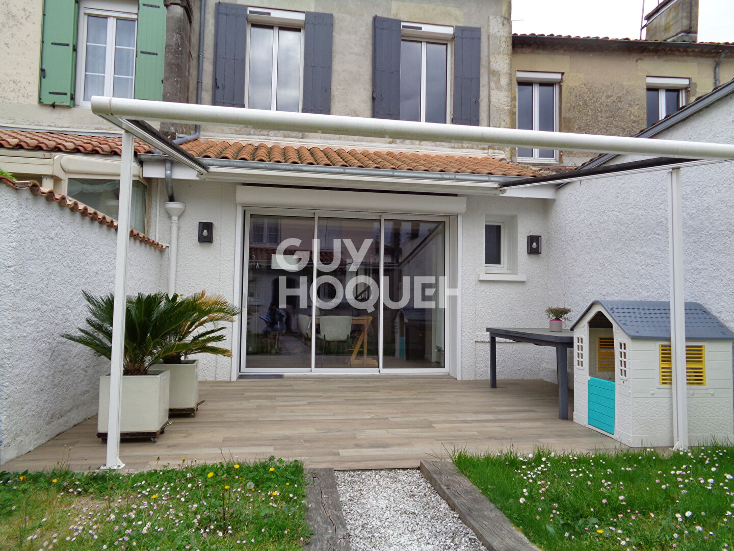 Maison de ville rénovée à Marmande / terrasse / jardin et garage