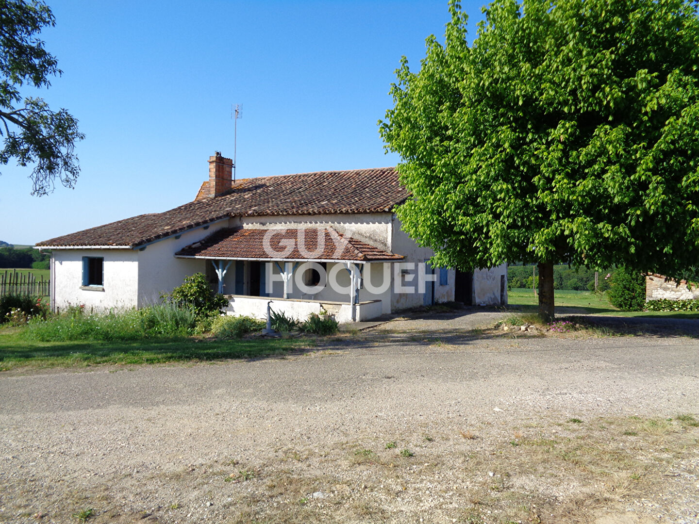 Ancien corps de ferme à rénover à la campagne
