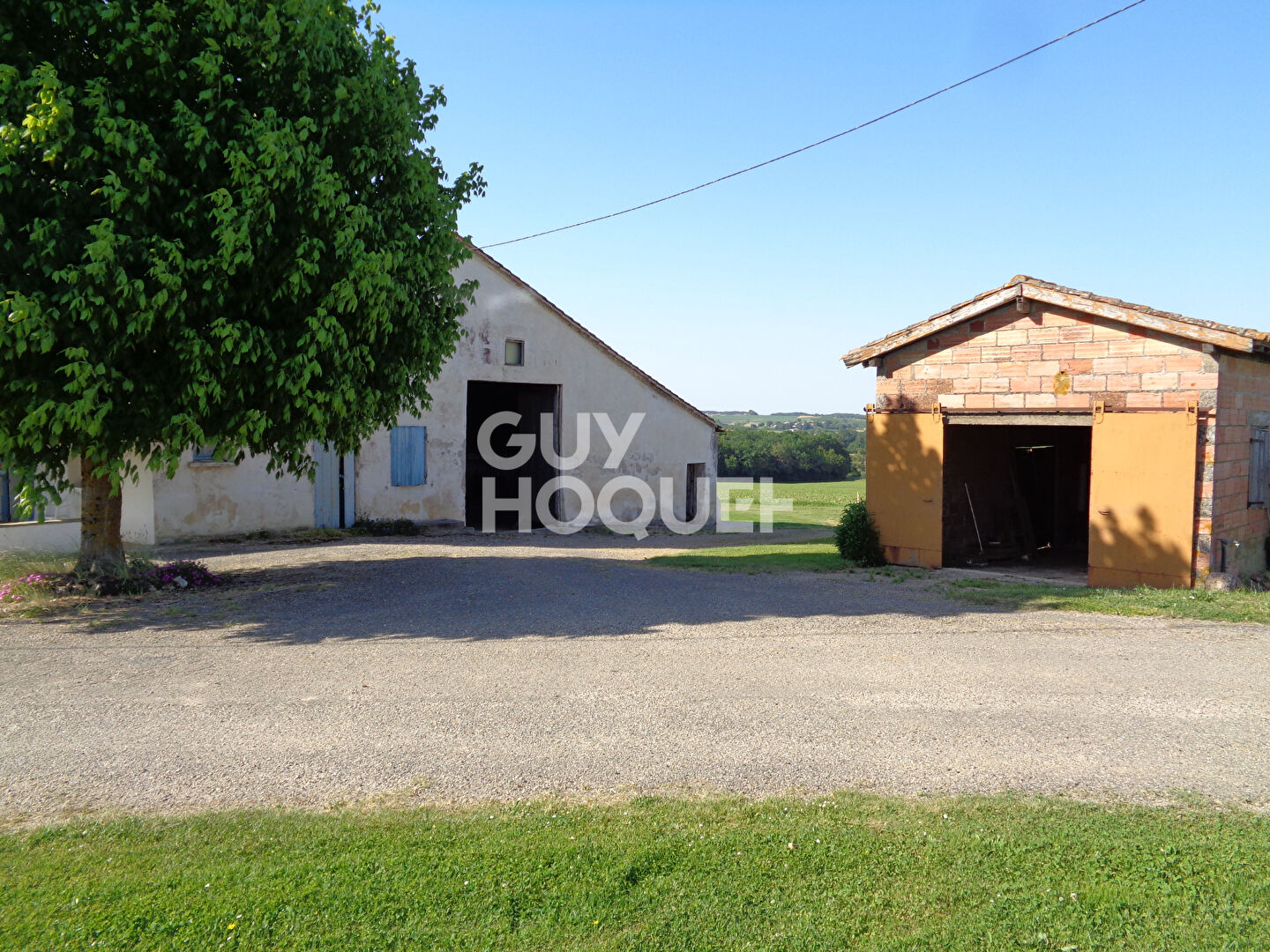 Ancien corps de ferme à rénover à la campagne