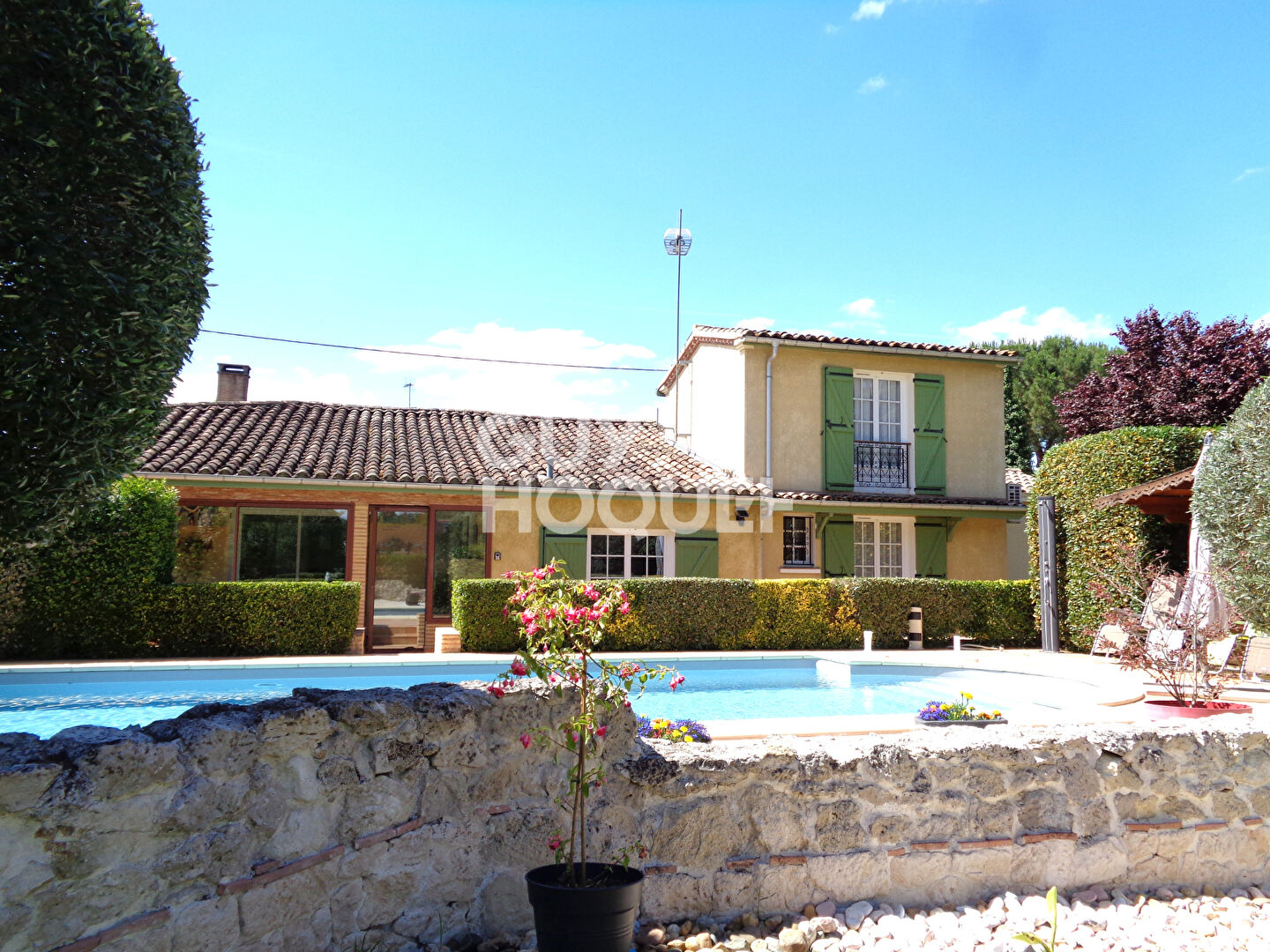 Villa entre Marmande et Casteljaloux 132 m2 / 3 chambres /garage / chalet /piscine et jardin