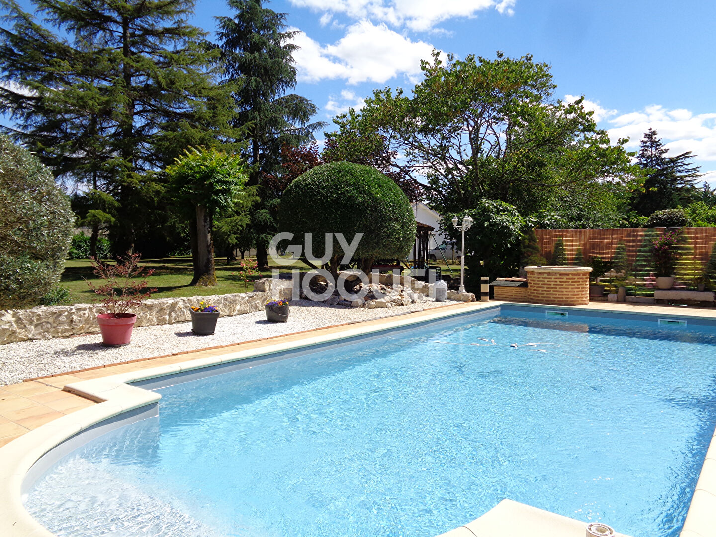 Villa entre Marmande et Casteljaloux 132 m2 / 3 chambres /garage / chalet /piscine et jardin