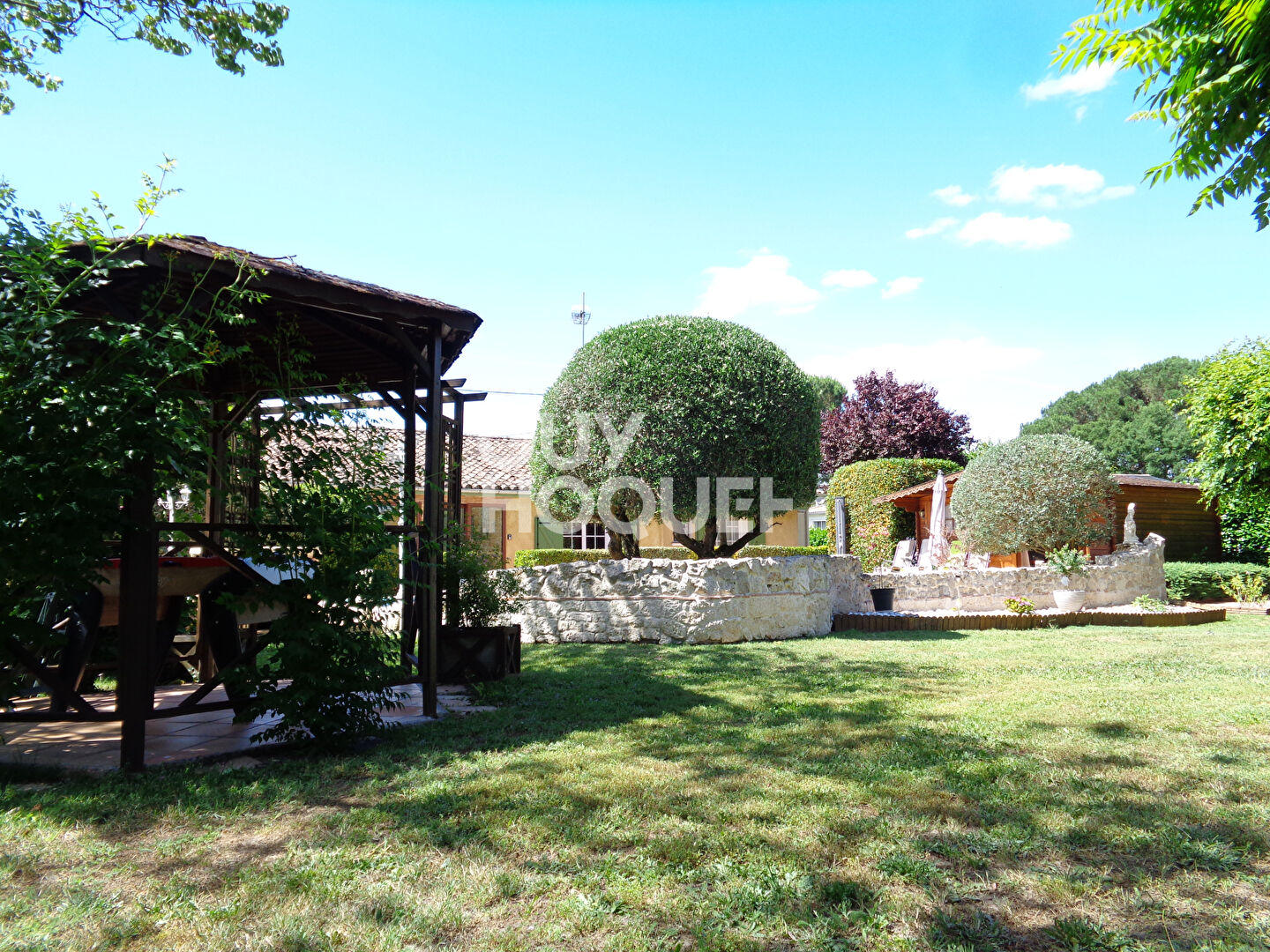 Villa entre Marmande et Casteljaloux 132 m2 / 3 chambres /garage / chalet /piscine et jardin