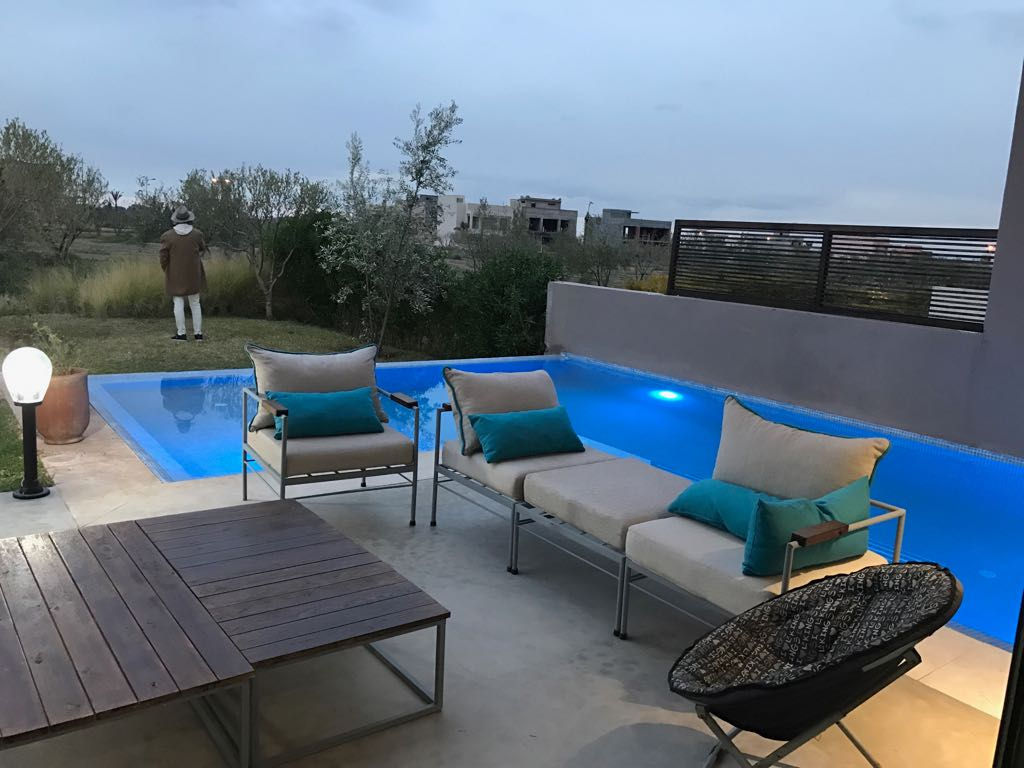 Villa d'architecte moderne avec vue sur golf et sur l'atlas à vendre