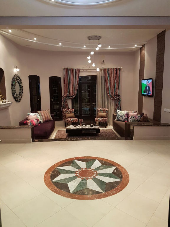 Une villa d'une supérficie de 410 m² à vendre  sur la route de Csablanca