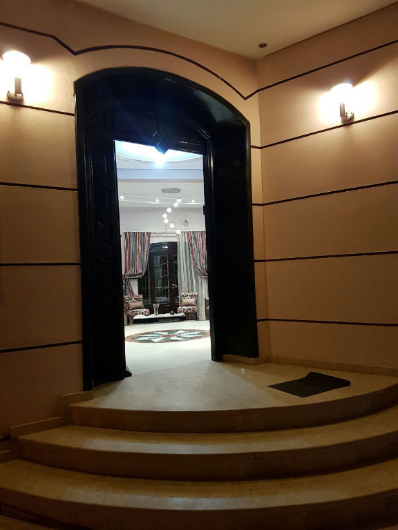 Une villa d'une supérficie de 410 m² à vendre  sur la route de Csablanca