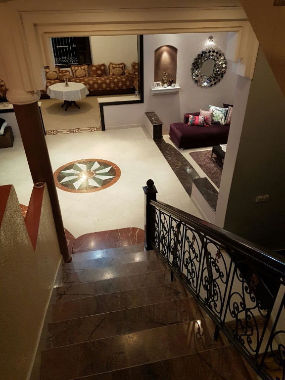 Une villa d'une supérficie de 410 m² à vendre  sur la route de Csablanca