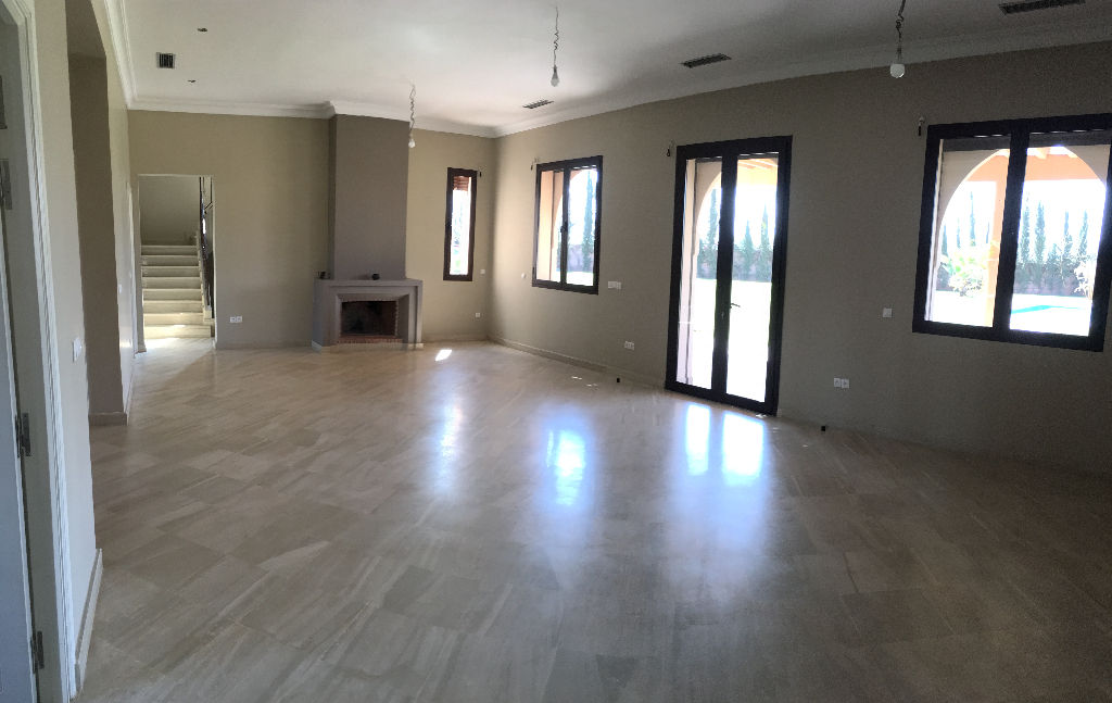 Maison sur 5280m² de terrain, Route de Ouarzazate