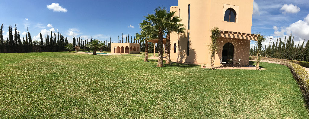 Maison sur 5280m² de terrain, Route de Ouarzazate