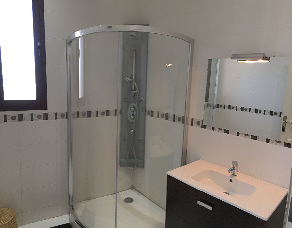 Maison sur 5280m² de terrain, Route de Ouarzazate