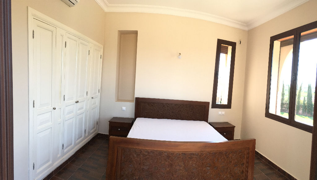 Maison sur 5280m² de terrain, Route de Ouarzazate