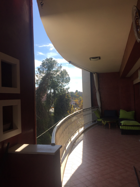 À vendre à Majorelle, appartement d'environ 186 m².