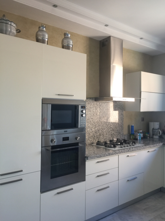 À vendre à Majorelle, appartement d'environ 186 m².