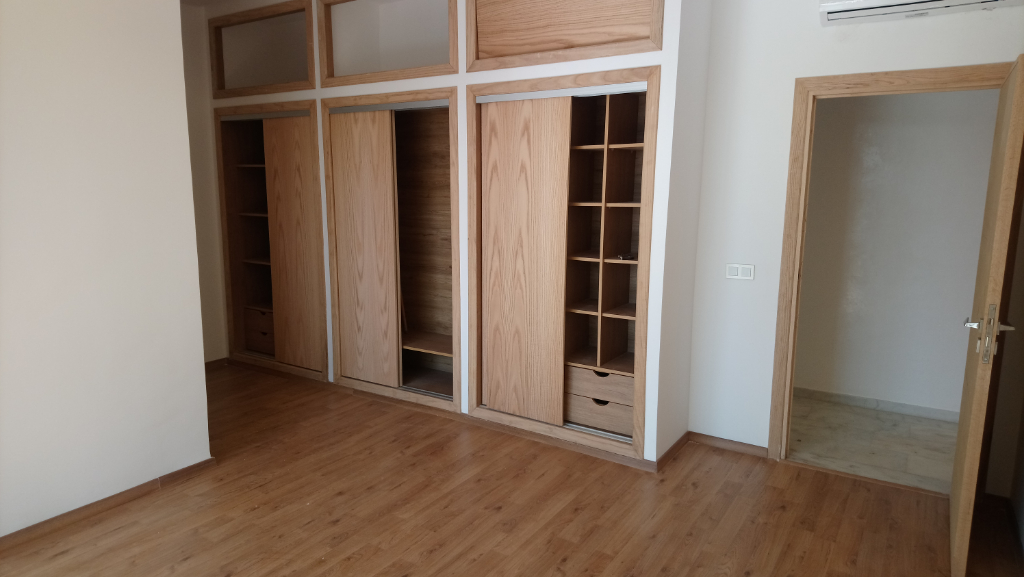 Maison d'une surface habitable de 305 m² à vendre à MARRAKECH (40000).