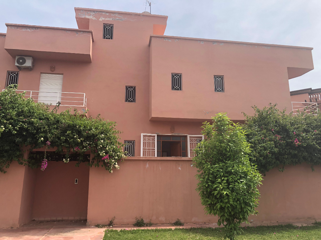 Maison 8 pièces d'une surface habitable de 529 m² à vendre à MARRAKECH (40000).