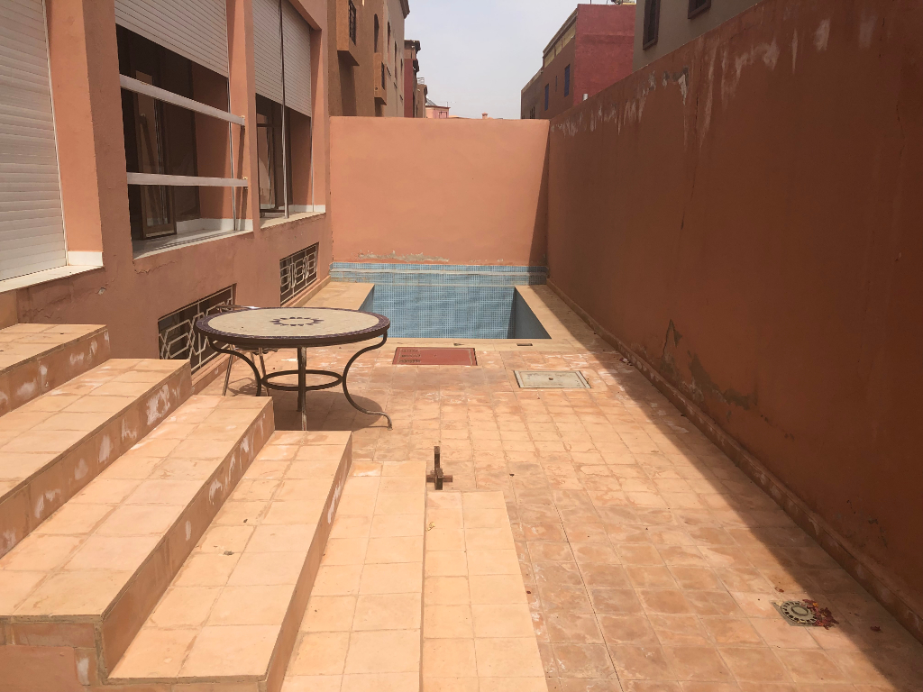 Maison 8 pièces d'une surface habitable de 529 m² à vendre à MARRAKECH (40000).