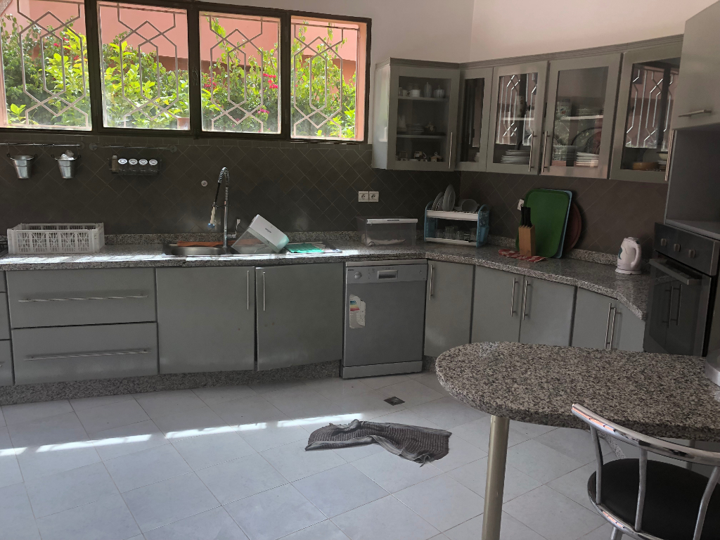 Maison 8 pièces d'une surface habitable de 529 m² à vendre à MARRAKECH (40000).