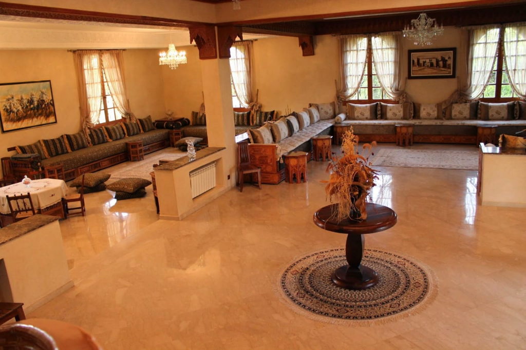 À vendre, maison de 895 m², sur  route du barage lalla Takerkouste