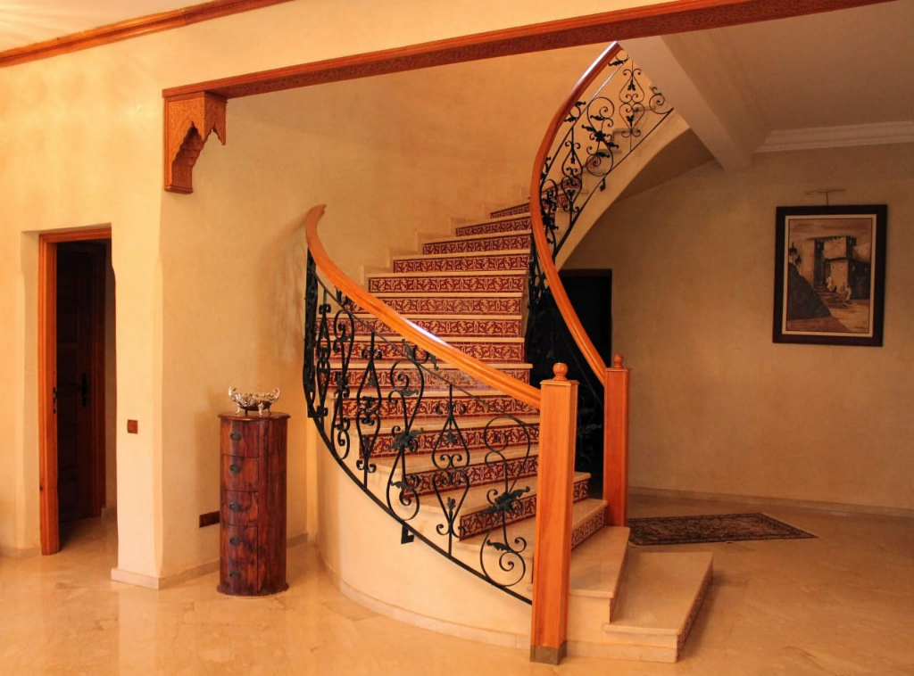 À vendre, maison de 895 m², sur  route du barage lalla Takerkouste