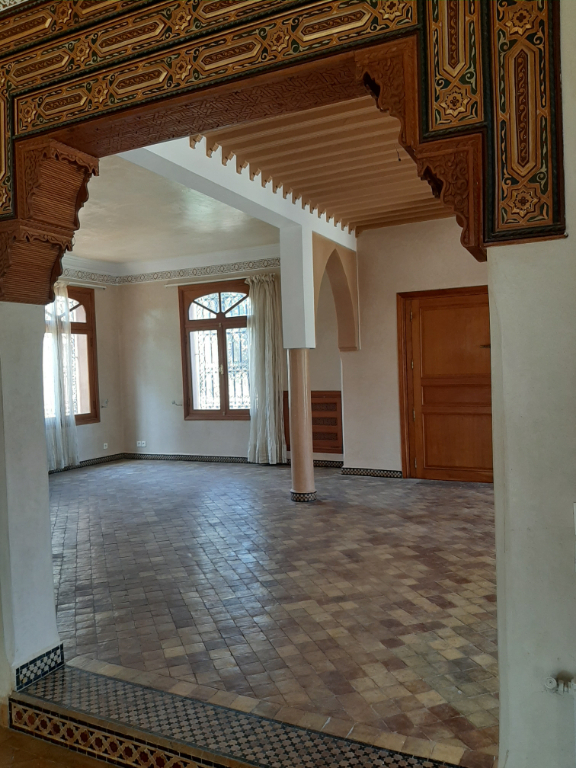 À vendre, maison d'une surface habitable de 400 m², 8 pièces à MARRAKECH (40000).