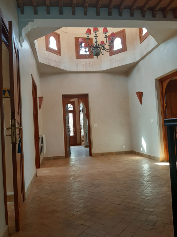 À vendre, maison d'une surface habitable de 400 m², 8 pièces à MARRAKECH (40000).