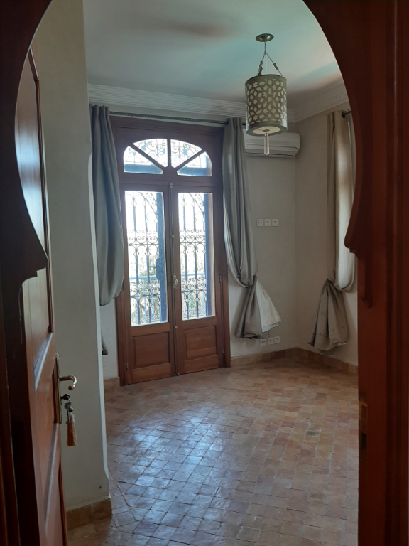À vendre, maison d'une surface habitable de 400 m², 8 pièces à MARRAKECH (40000).