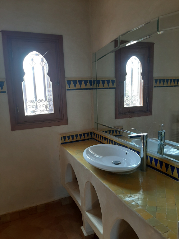 À vendre, maison d'une surface habitable de 400 m², 8 pièces à MARRAKECH (40000).