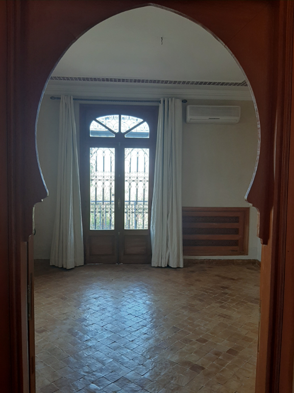À vendre, maison d'une surface habitable de 400 m², 8 pièces à MARRAKECH (40000).