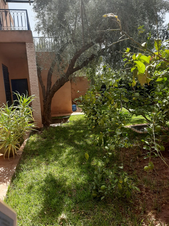 À vendre, maison d'une surface habitable de 400 m², 8 pièces à MARRAKECH (40000).