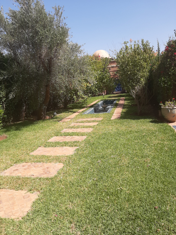 À vendre, maison d'une surface habitable de 400 m², 8 pièces à MARRAKECH (40000).